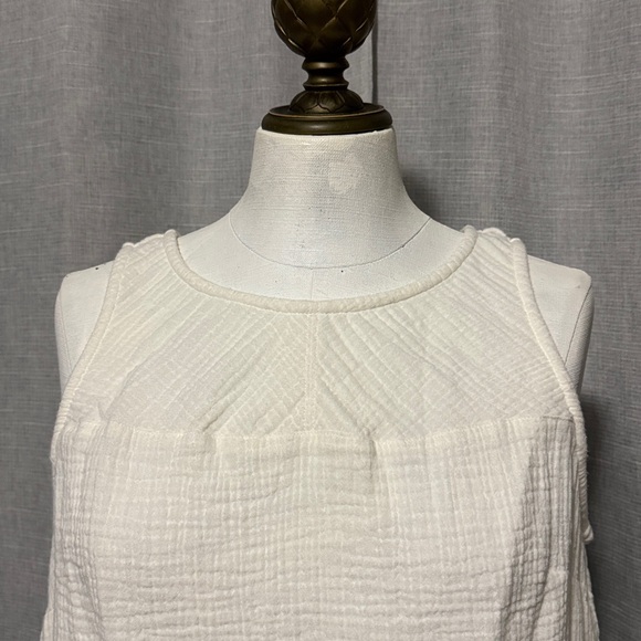Kuhl “Klover” Organic Cotton Sleeveless-Side Button Detail-Relaxed Fit-M-White - Picture 3 of 15